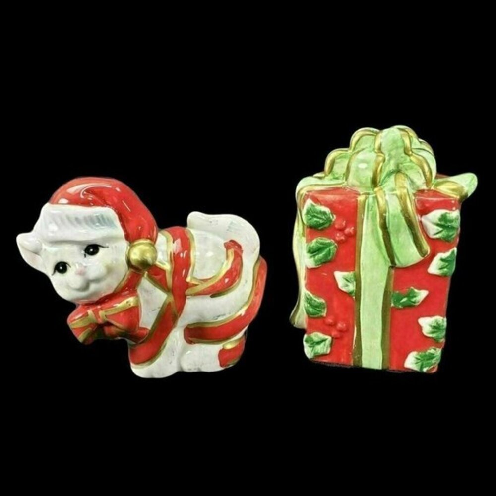 Fitz and Floyd Kitty Kringle Salt and Pepper Shakers Christmas Cat Present 2005